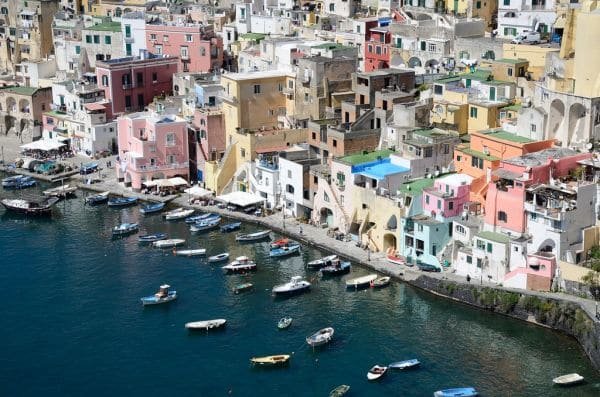 Procida a piedi: Corricella, Terra Murata e Chiaiolella
